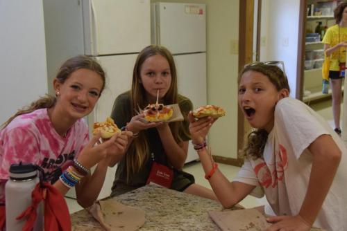 Let's Bake a Pizza - Cub Creek Science Camp